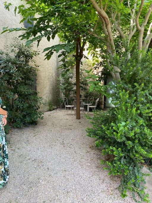 Appartement Eygalieres Avec Petit Jardin Eksteriør billede