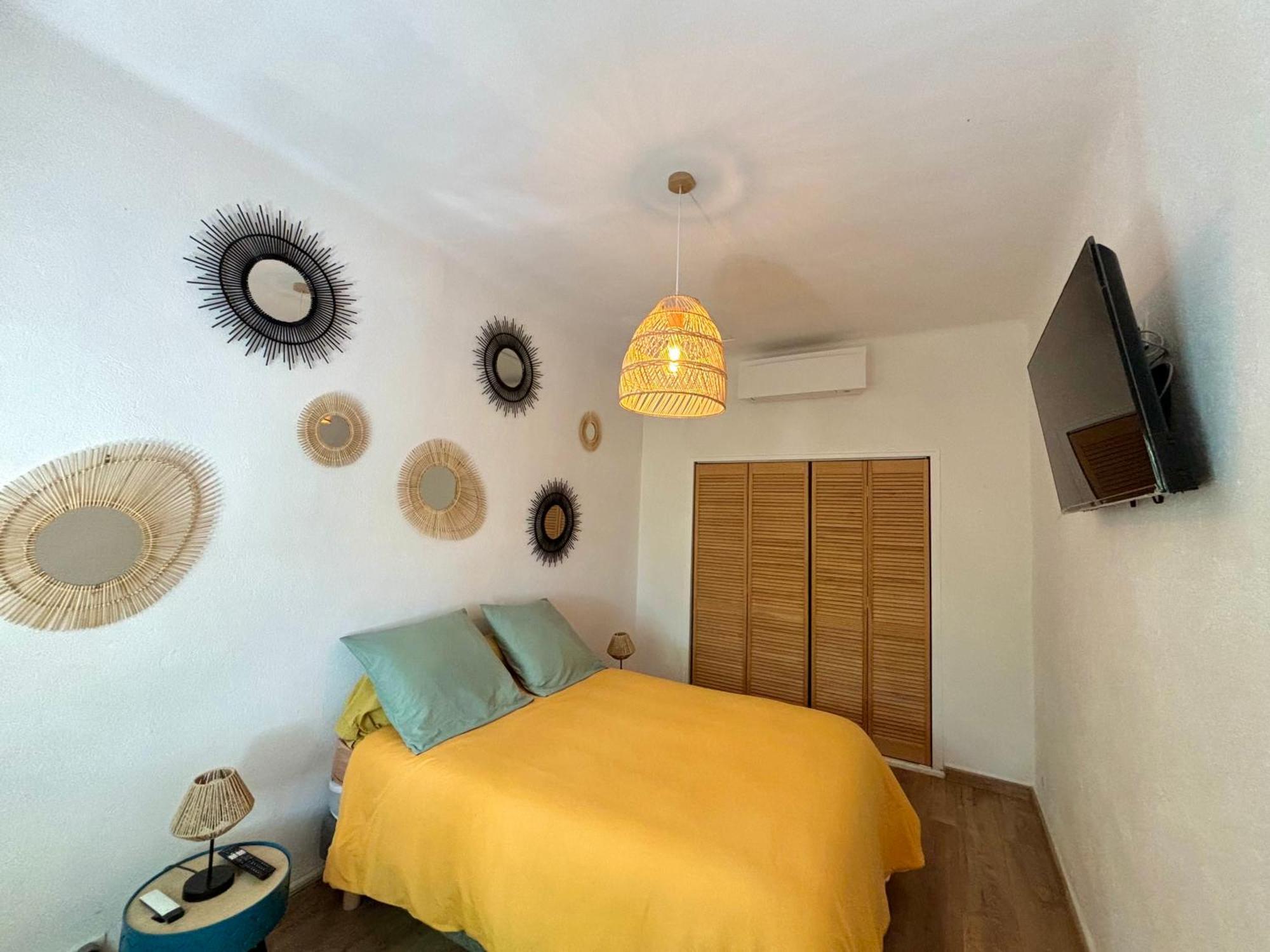 Appartement Eygalieres Avec Petit Jardin Eksteriør billede