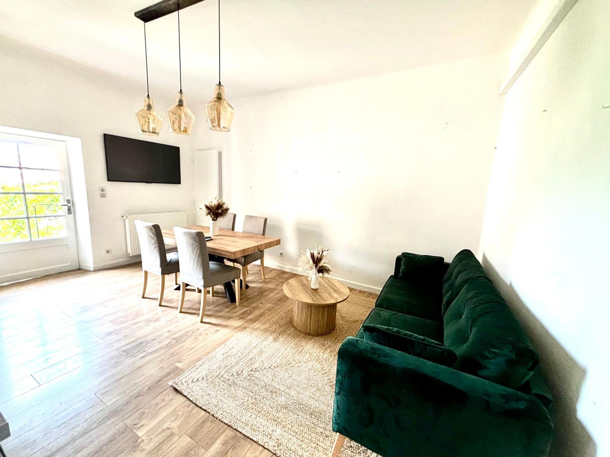 Appartement Eygalieres Avec Petit Jardin Eksteriør billede